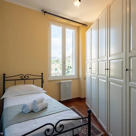 Lovely Via Nizza - Happy Genua