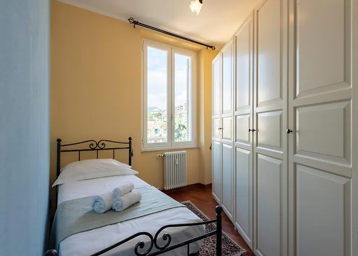 Lovely Via Nizza - Happy * Janov